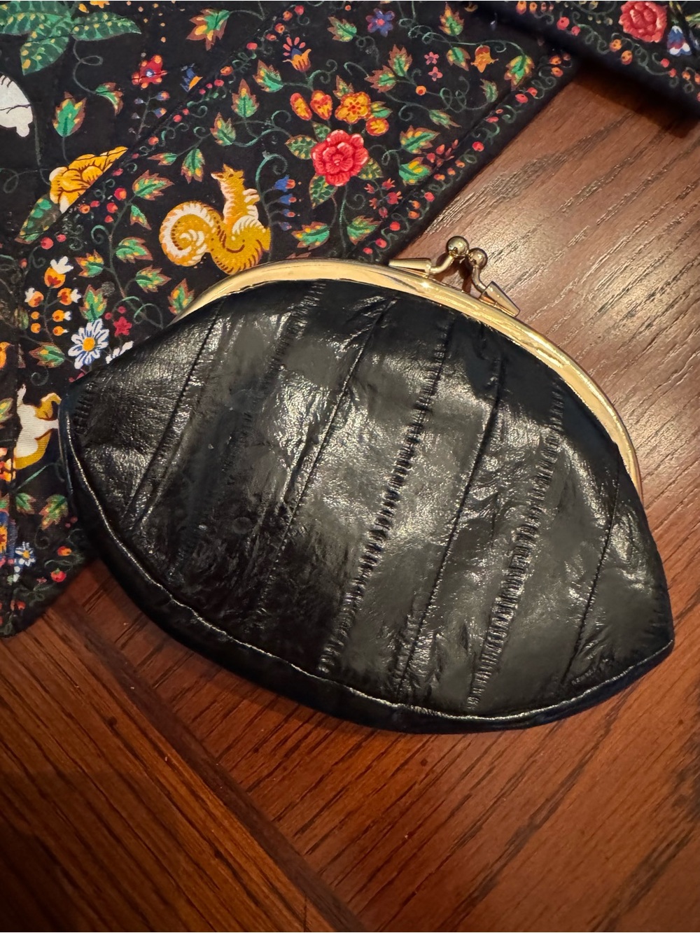 Lee Sands Eel Skin Double Coin Change Purse with Kiss Lock Black Vintage Korea